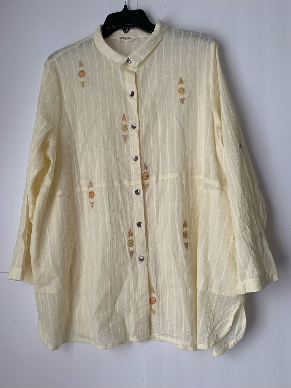 Marketplace Light Cream Embroidered Button-Front Women's Top Blouse Size L